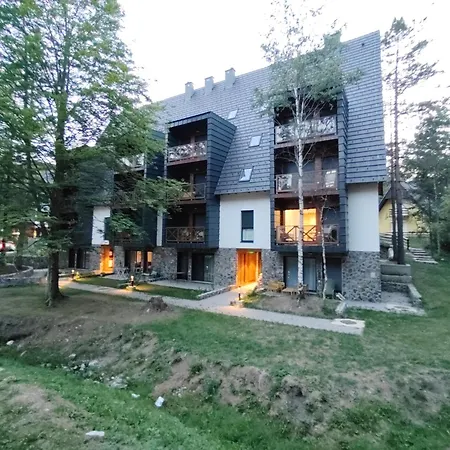 Teo Divcigora 公寓 *