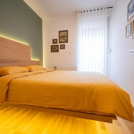 Teo Divcigora 公寓 *